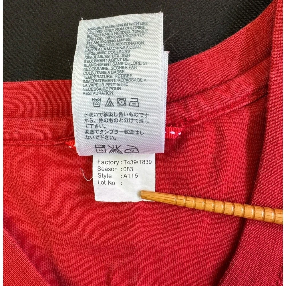 The North Face Red Long Sleeve T-Shirt Large Embroidered Logo Outdoor Tee Sun
